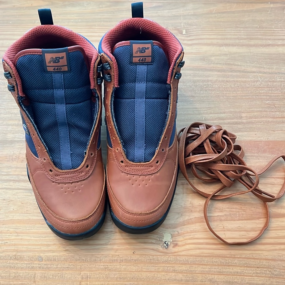 New Balance boots men’s size9.5 new